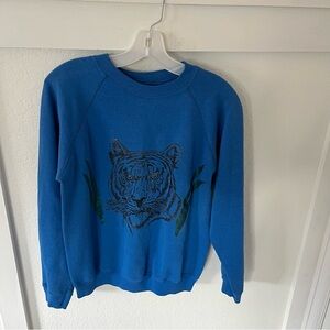 Vintage Women's Large Hanes Tiger Crewneck Sweatshirt.